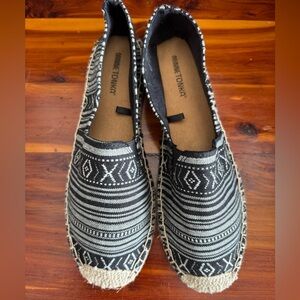 Minnetonka Women’s Black & White Woven Espadrille Loafers – Size 10M